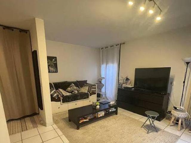 Location Appartement 1 pièce 32 m2 Elancourt