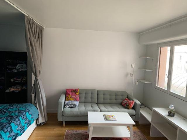 Location Appartement 1 pièce 32 m2 Paris 18ème