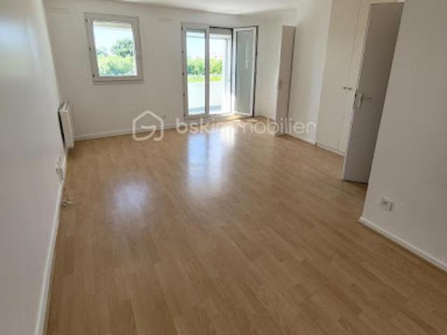 Location Appartement 1 pièce 32.2 m2 Noisy le Grand
