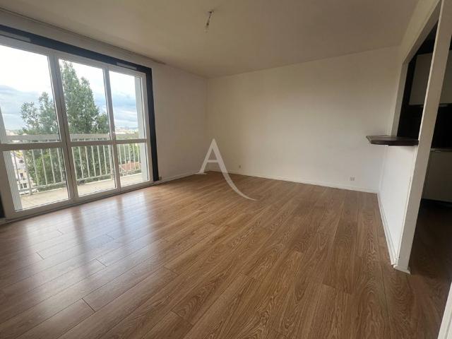 Location Appartement 1 pièce 32m²