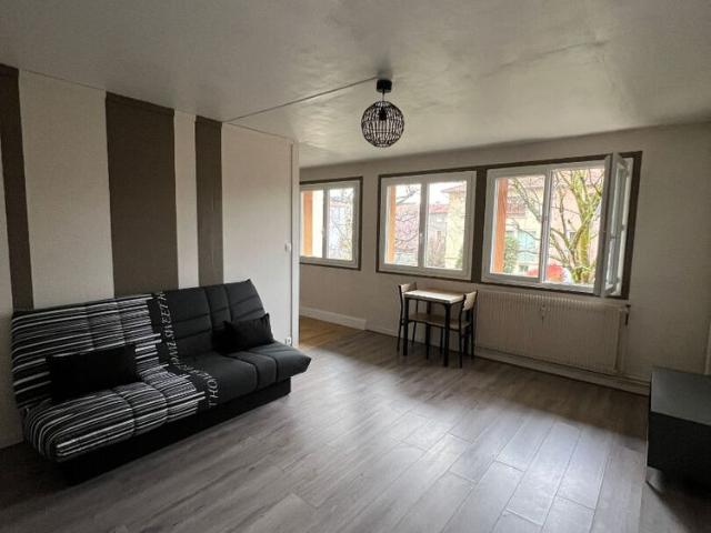 Location Appartement 1 pièce 32m²