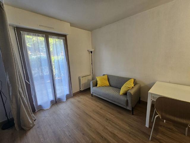 Location Appartement 1 pièce 32m² AIX EN PROVENCE 90ème