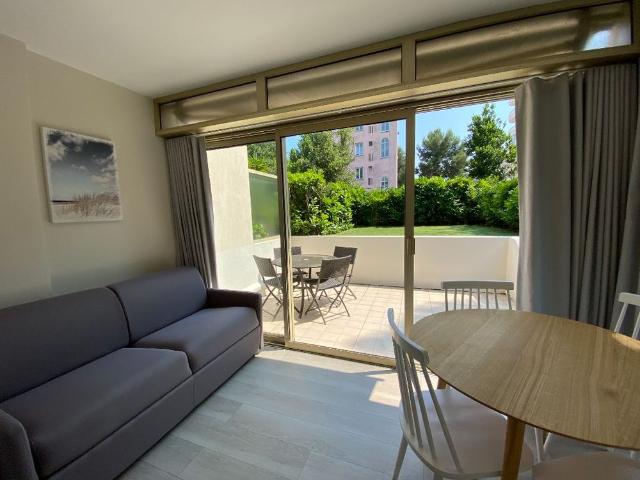 Location Appartement 1 pièce 32m² CANNES 06400