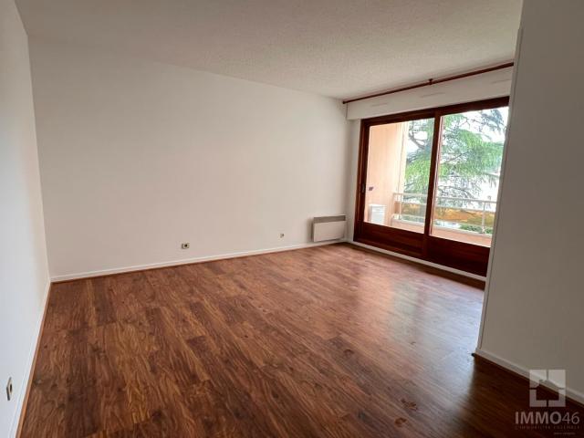 Location Appartement 1 pièce 32m² CAHORS 46000