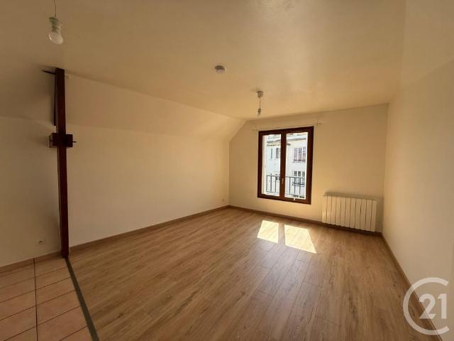 Location Appartement 1 pièce 32m² COULOMMIERS 77120