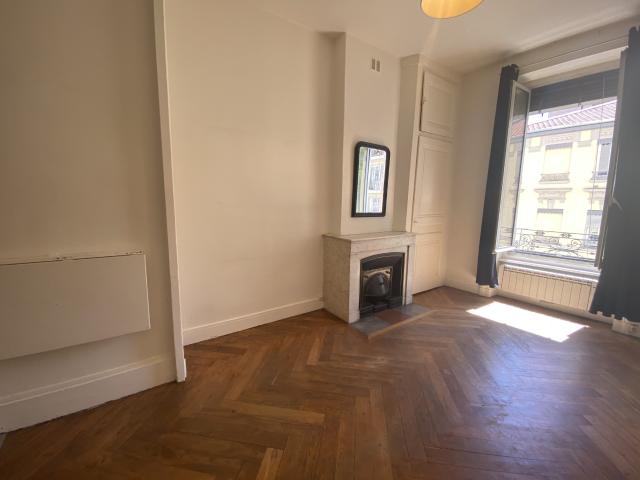 Location Appartement 1 pièce 32m² LYON 6ème
