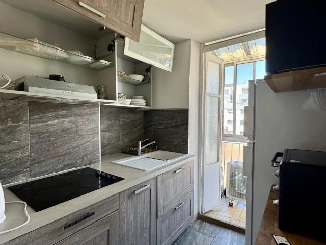 Location Appartement 1 pièce 32m² MARSEILLE 5ème