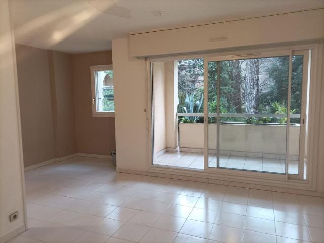 Location Appartement 1 pièce 32m² MONTPELLIER 34000