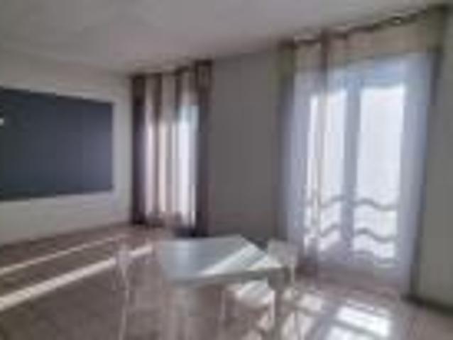 Location Appartement 1 pièce 32m² PRIVAS 07000
