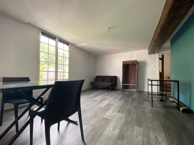 Location Appartement 1 pièce 32m² SAUMUR 49400