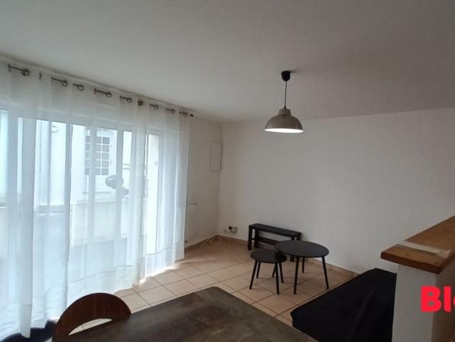Location Appartement 1 pièce 32m² ST AVE 56890