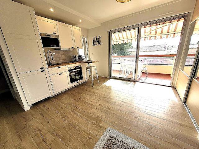 Location Appartement 1 pièce 33 m2 Six Fours les Plages
