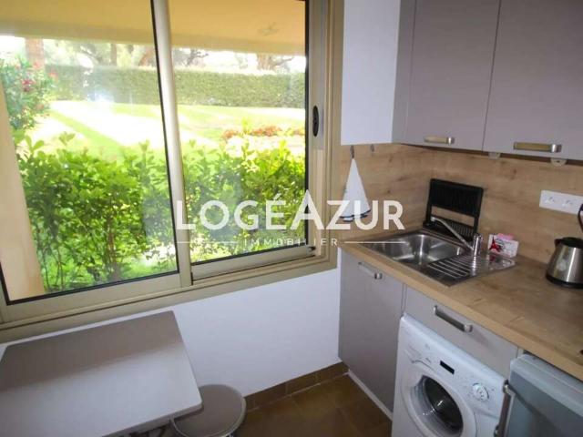 Location appartement 1 pièce 33 m² Antibes 06600