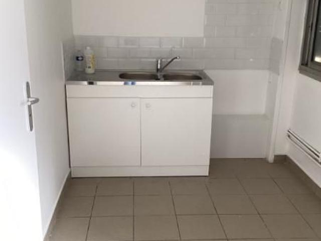 Location Appartement 1 pièce 33m² VAULX EN VELIN 69120