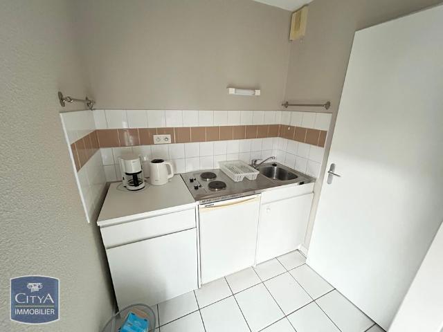 Location Appartement 1 pièce 33m² LAVAL 53000