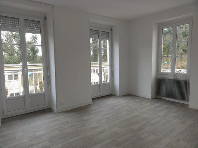 Location Appartement 1 pièce 33m² LE CREUSOT 71200