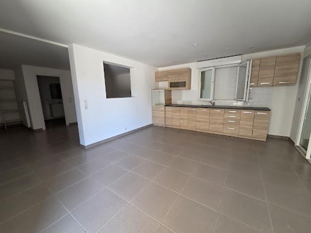 Location Appartement 1 pièce 44 m2 Porto Vecchio