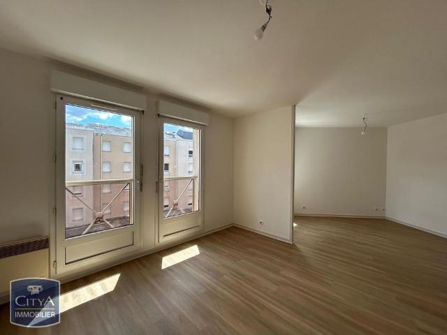Location Appartement 1 pièce 44m² CHATEAUROUX 36000