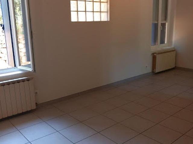Location Appartement 1 pièce 45 m2 Saint Hippolyte du Fort