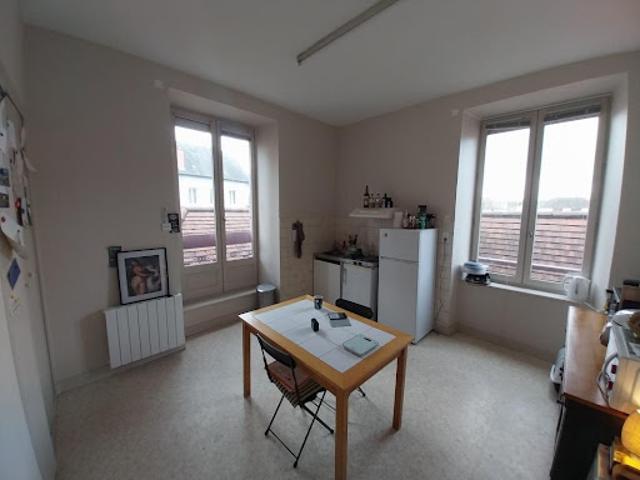 Location Appartement 1 pièce 45.66 m2 Saint Yrieix la Perche