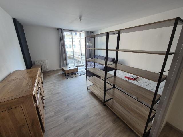 Location Appartement 1 pièce 45m² TULLE 19000