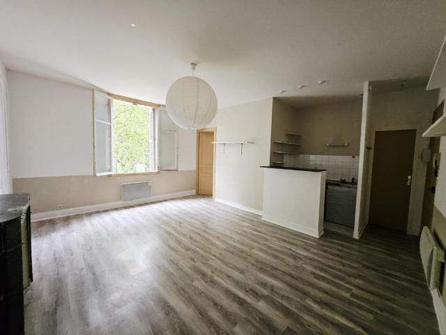 Location Appartement 1 pièce 40m² TOURS 37000