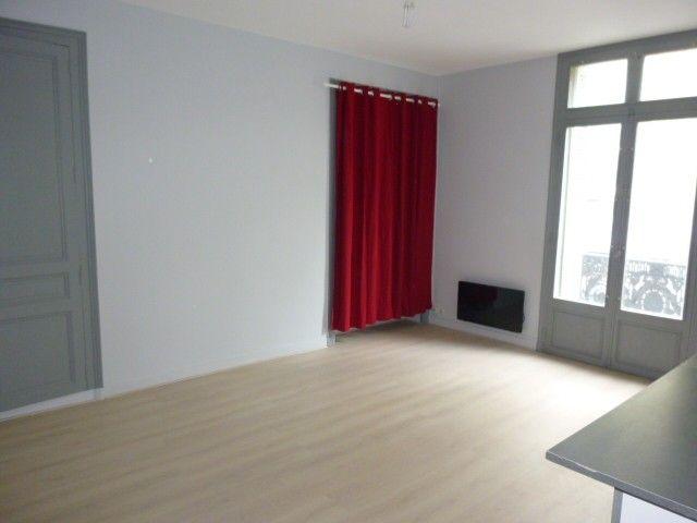 Location Appartement 1 pièce 42m² TOURS 37000