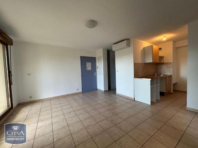 Location Appartement 1 pièce 42m² UZES 30700