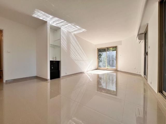 Location Appartement 1 pièce 42m² LE CANNET 06110