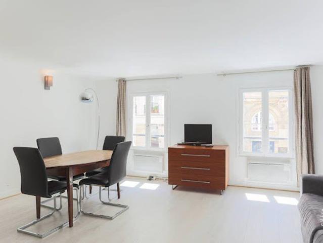 Location Appartement 1 pièce 43 m2 Paris 4ème