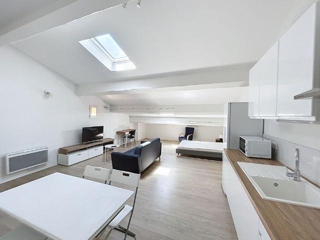 Location Appartement 1 pièce 43m²