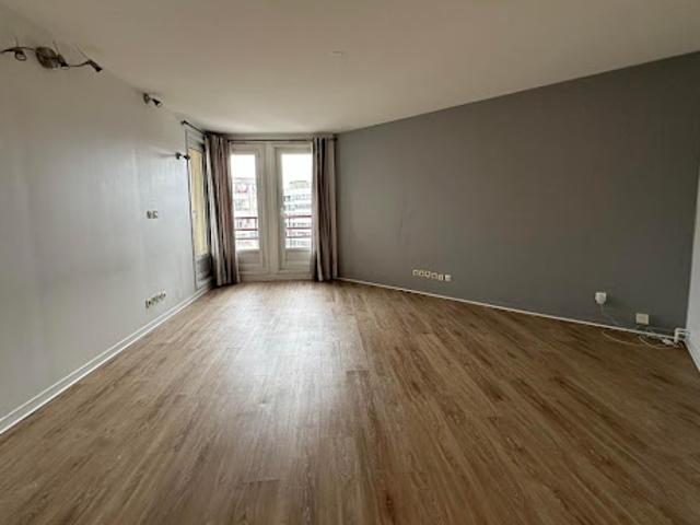 Location Appartement 1 pièce 54 m2 Montigny le Bretonneux