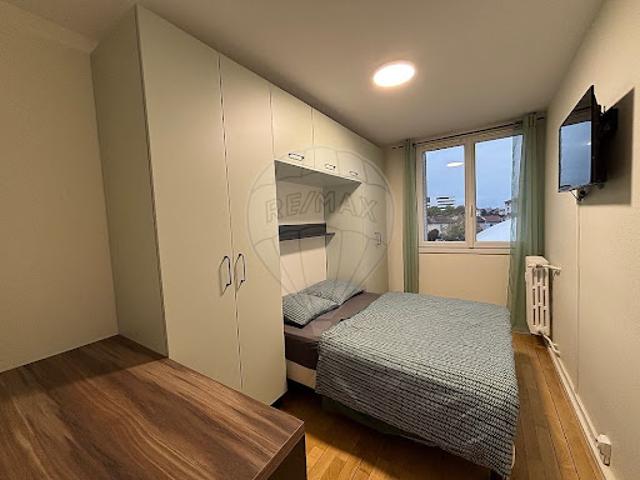 Location Appartement 1 pièce 64 m2 Lyon 8ème