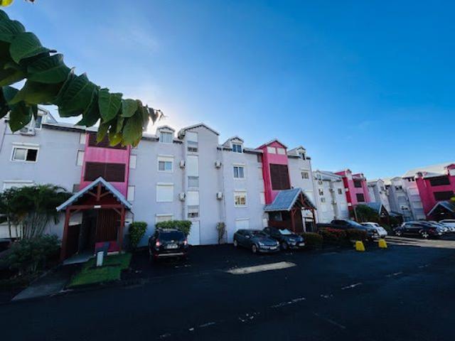Location Appartement 1 pièce 67 m2 Baie mahault