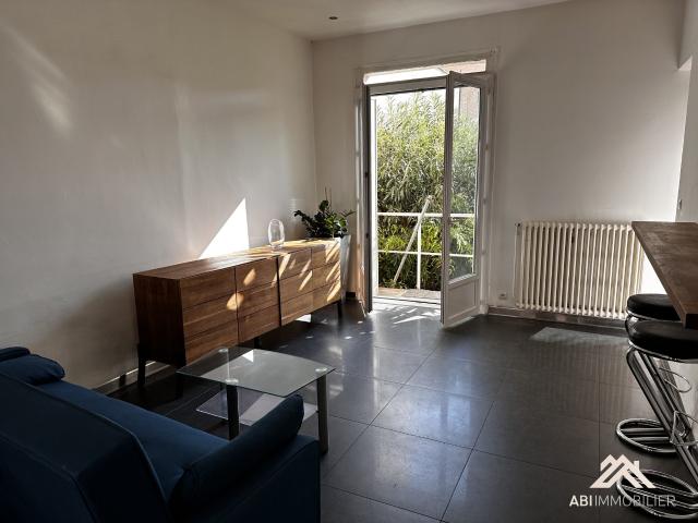 Location Appartement 1 pièce 60m² MONTPELLIER 34000
