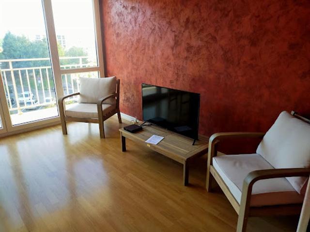 Location Appartement 1 pièce 77 m2 Velizy villacoublay