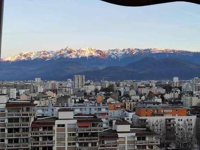 Location Appartement 1 pièce 79 m2 Grenoble