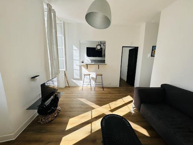Location Appartement 1 pièce 70 m2 Marseille 6ème