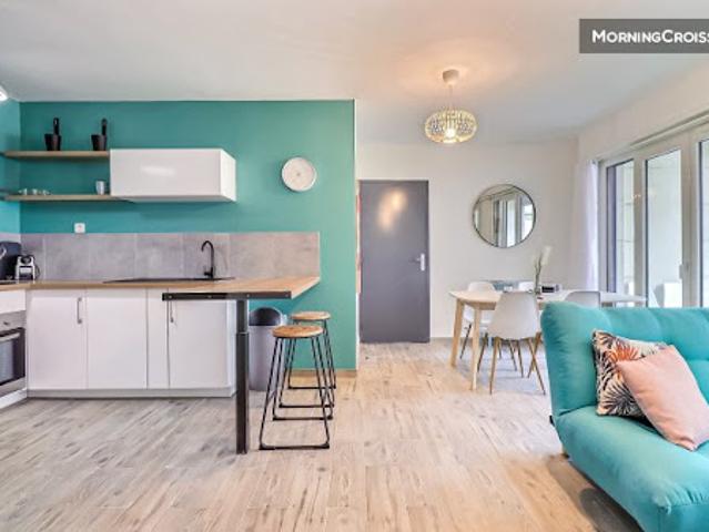 Location Appartement 1 pièce 70 m2 Nimes