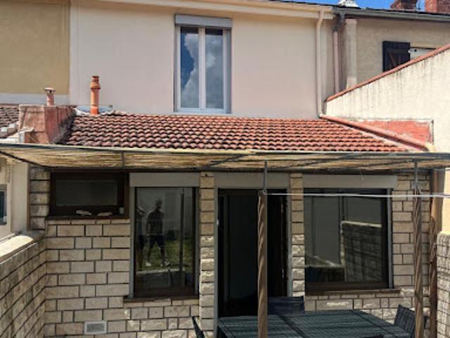 Location Appartement 1 pièce 85 m2 Lyon 8ème