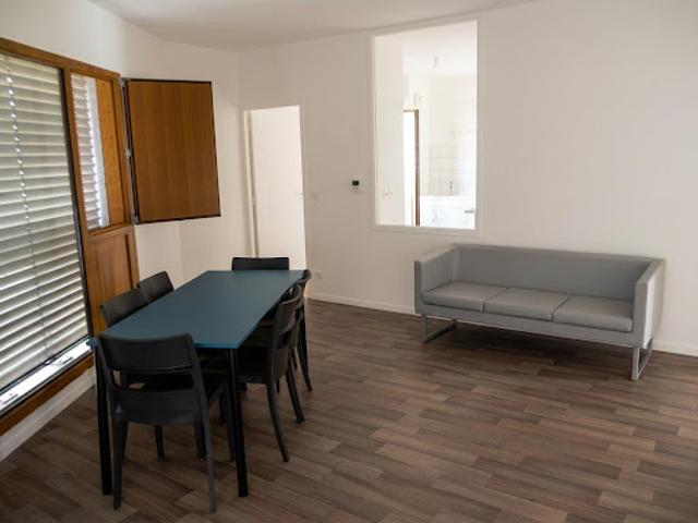 Location Appartement 1 pièce 85 m2 Saint Etienne
