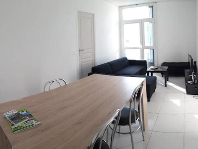 Location Appartement 1 pièce 80 m2 Lyon 8ème