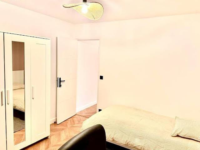 Location Appartement 1 pièce 82 m2 Cergy