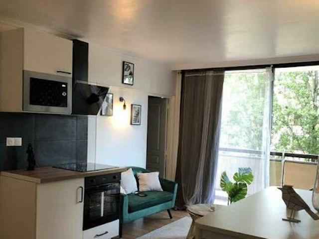 Location Appartement 1 pièce 90 m2 Clichy sous Bois