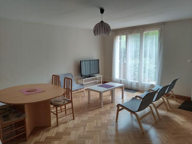 Location Appartement 1 pièce 92 m2 Cergy