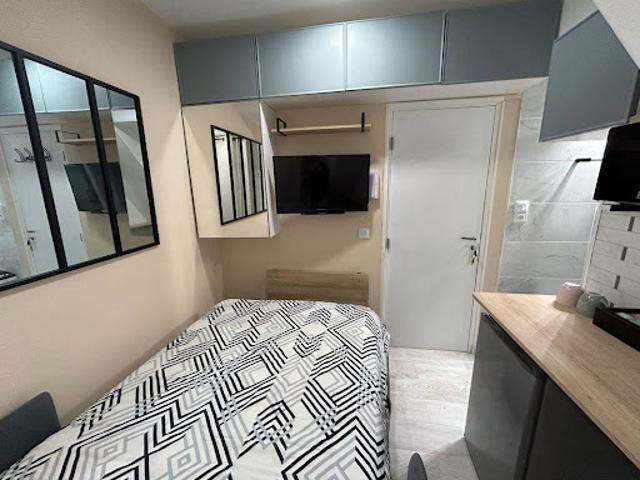 Location Appartement 1 pièce 9 m2 Paris 15ème
