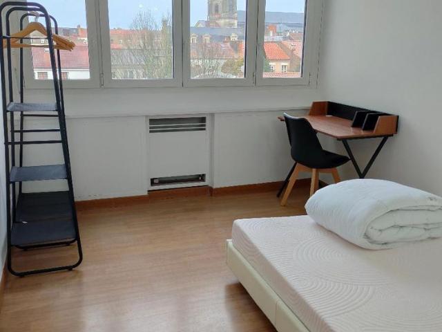 Location Appartement 1 pièce 9m² LA ROCHE SUR YON 85000