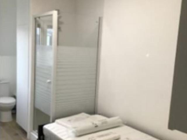 Location Appartement 1 pièce 9m² PARIS 16ème