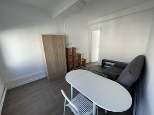 Location Appartement 1 pièces 12 m2 à Saint Quentin