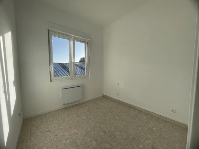 Louer appartement de 1 pièce 19 m² 330 € à Saint Quentin 02100: une annonce Arthurimmo.com